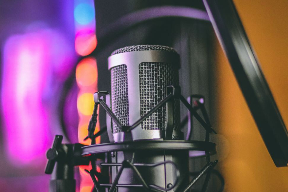 7 Steps To Promote Your Brand With Podcasting